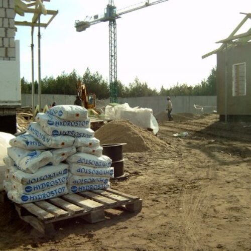 Uszczelnienia balkonów i tarasów – co zastosować, aby uniknąć przecieków?