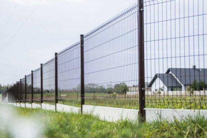 Czy ogrodzenia panelowe sprawdzą się na terenach wiejskich?