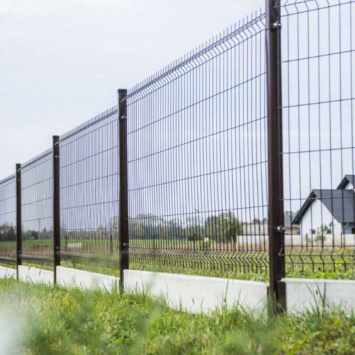 Czy ogrodzenia panelowe sprawdzą się na terenach wiejskich?